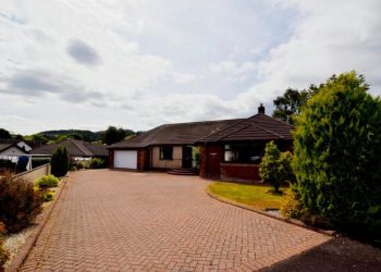 6 Valleyfield Park, Terregles, Dumfries, DG2 9RA - Grieve Grierson Moodie & Walker